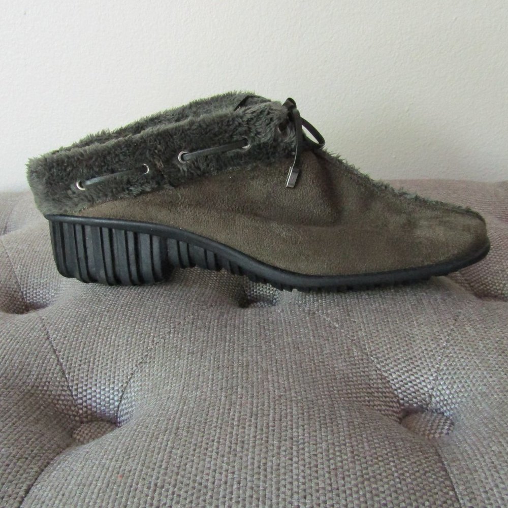 Madison Studio Green Suede Clog/Mule 7.5 M